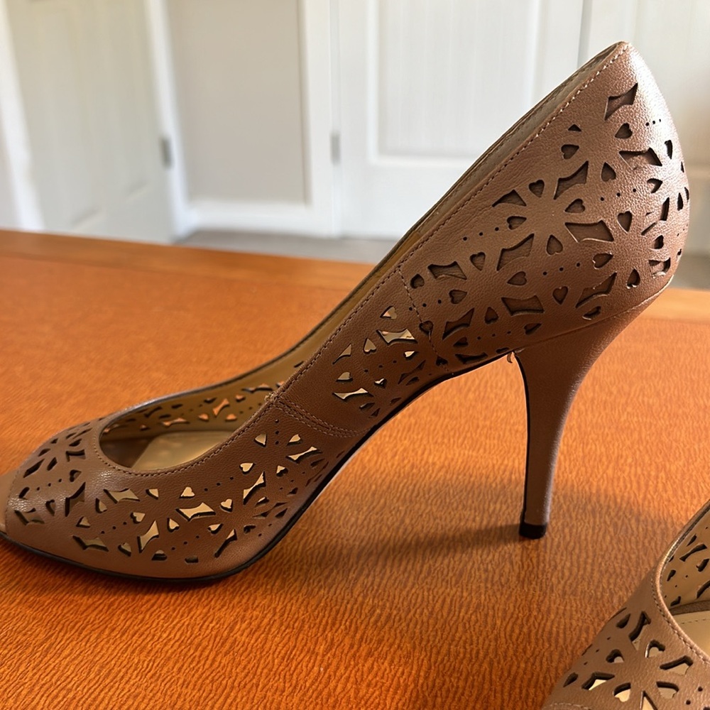 Enzo Angiolini 4 Inch Open Toe Tan Heels 10 - Picture 4 of 10